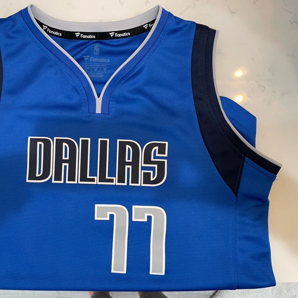 Boys Large Dallas Mavericks Luka Doncic  Jersey